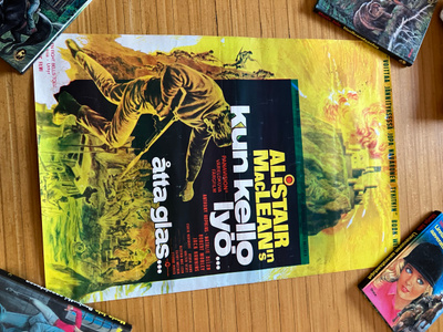 ALISTAIR MACLEAN KUN KELLO LYÖ VANHA JULISTE HYVÄ