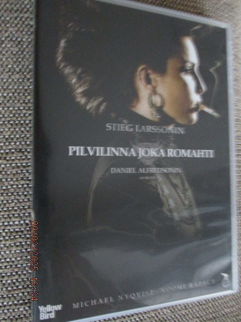 Stig Larsson PILVILINNA JOKA ROMAHTI (DVD)