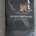 Stig Larsson PILVILINNA JOKA ROMAHTI (DVD) - pikkukuva 1