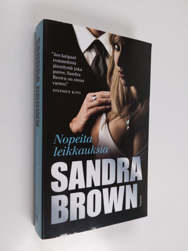 Sandra Brown : Nopeita leikkauksia