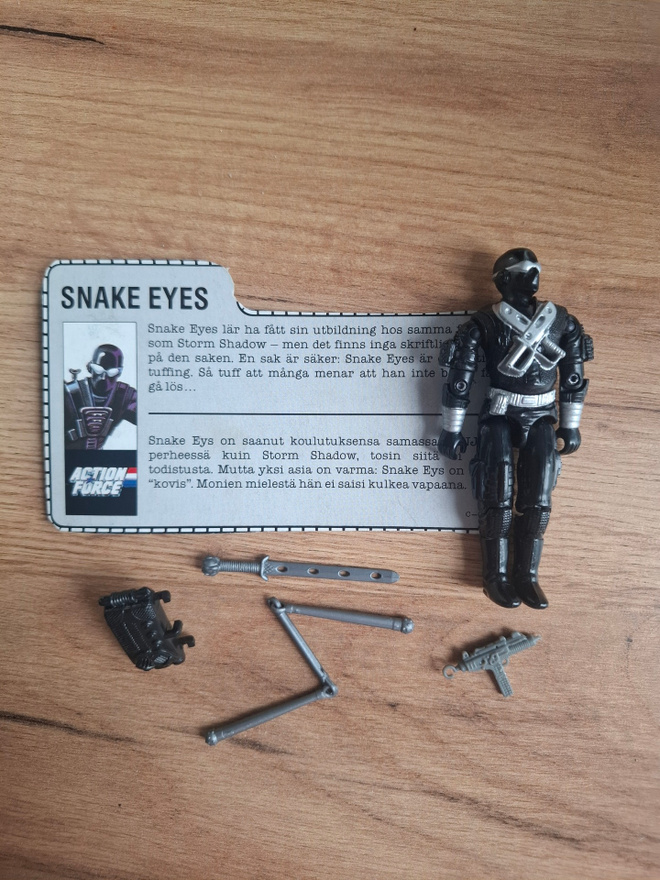 G.I. Joe / Action Force: Snake Eyes + suomi/ruotsi kortti