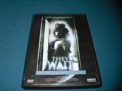 THEY WAIT - kun kuolleet odottavat  (Jaime King)***