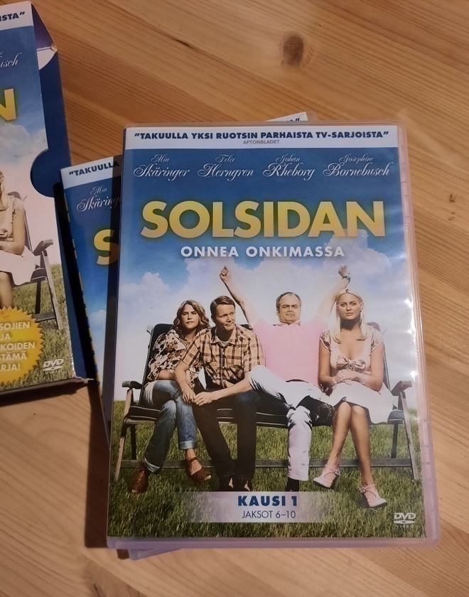 Dvd Solsidan onnea onkimassa kausi 1