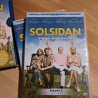 Dvd Solsidan onnea onkimassa kausi 1 - pikkukuva 1