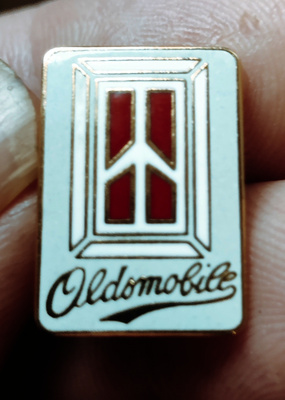 Oldsmobile pinssi