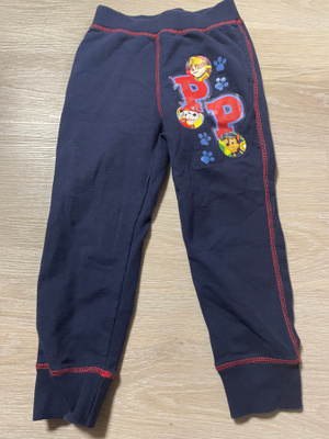 Ryhmä Hau collegehousut koossa 110cm