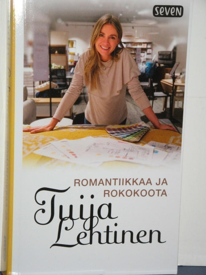 Tuija Lehtinen : ROMANTIIKKAA JA ROKOKOOTA