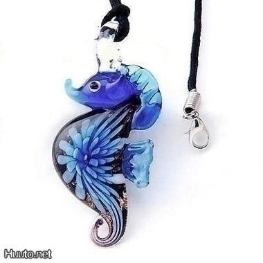 1141 .. Murano Lampwork Taidelasia Horse .. Kaulakoru
