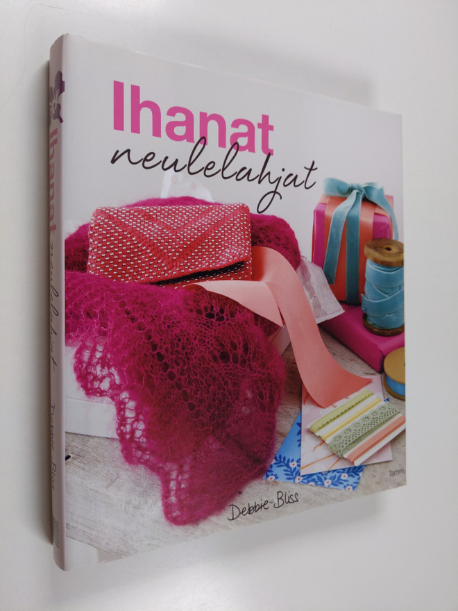 Debbie Bliss : Ihanat neulelahjat : 30 neulelahjaideaa