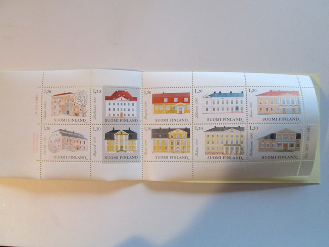 SUOMALAISIA KARTANOITA POSTITUORE POSTIMERKKIVIHKO 1982