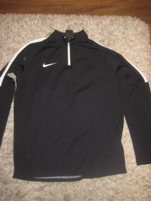 **NIKE  DRI FIT paita , siisti  koko  xl 158-170 cm  **