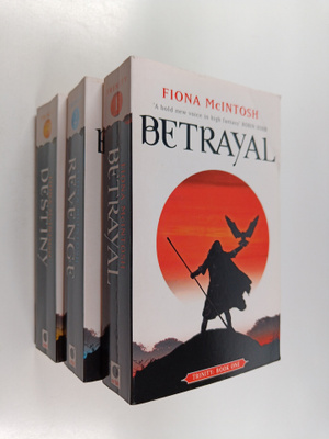 Fiona McIntosh : Trinity 1-3 : Betrayal ; Revenge ; Destiny