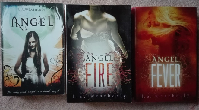L.A. Weatherly: Angel-trilogy (3 kirjaa)
