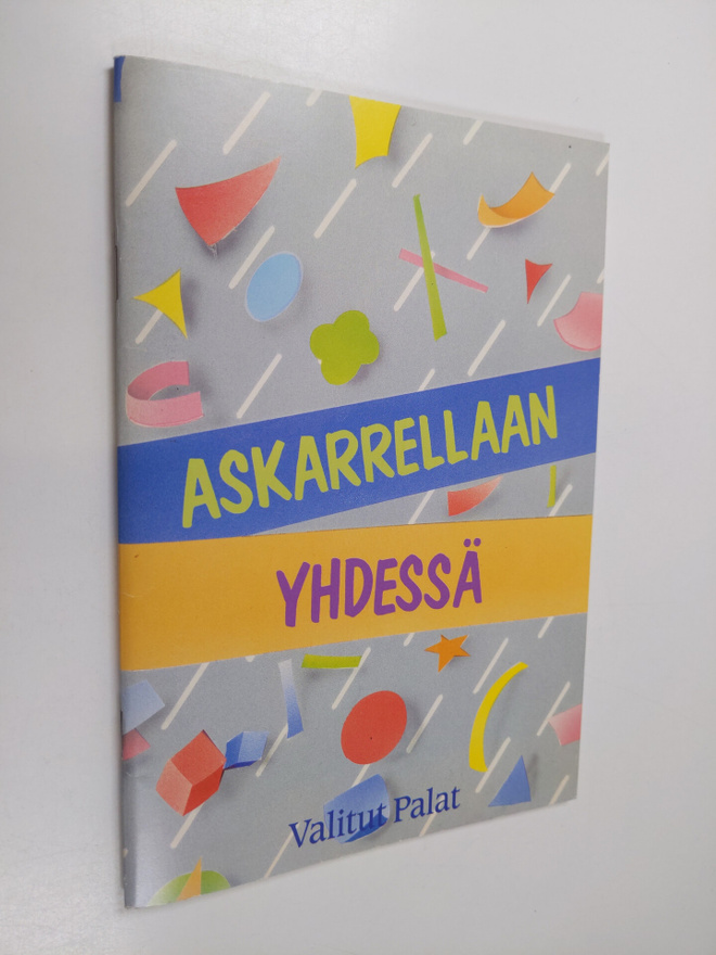 Kaija (toim.) Sarha : Askarrellaan yhdessä