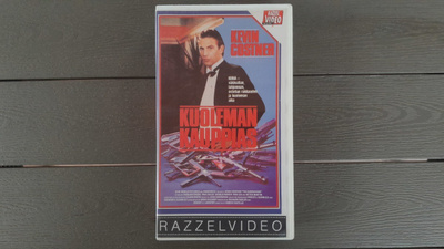VHS: Kuoleman Kauppias / The Gunrunner (Kevin Costner 1989)