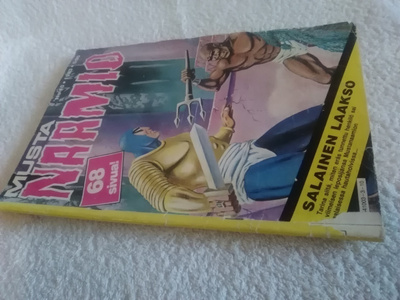 MUSTANAAMIO 10 / 1983