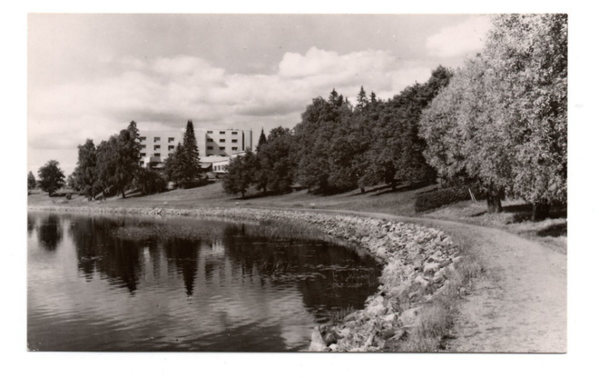 Hämeenlinna / Aulanko: hotelli ja rantakäytävää