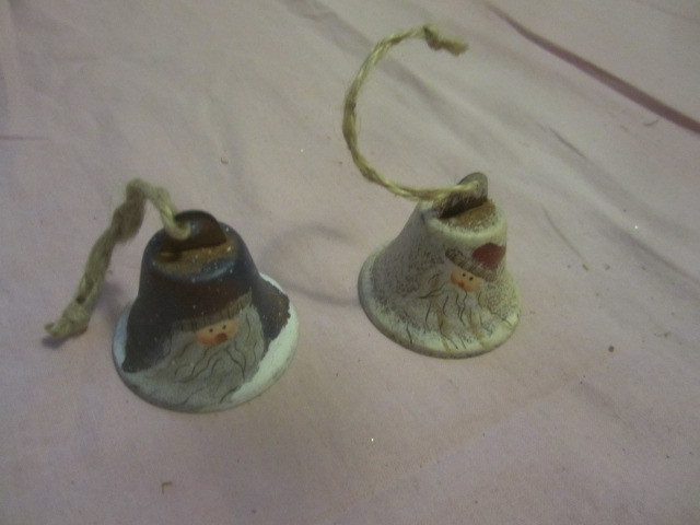 2 metallista Joulukelloa / ripustettavia