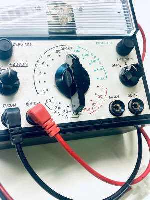 Analoginen yleismittari Micronta FET-VOM Cat No. 22-206