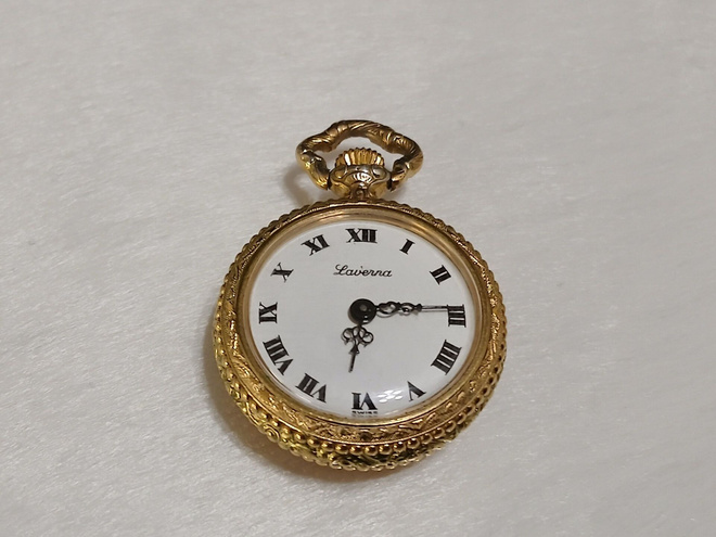 Laverna, 17-jewel Swiss Made, kaulakello