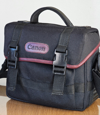 == Canon EOS 1000F-N + Lens EF 35-80mm + Canon Bag