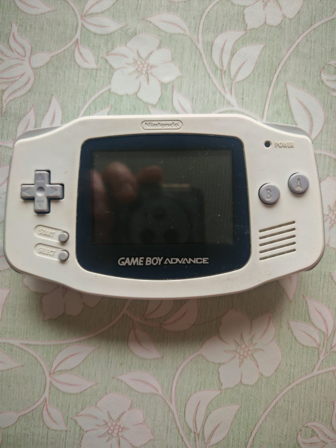 Gameboy Advance Käsikonsoli valkoinen