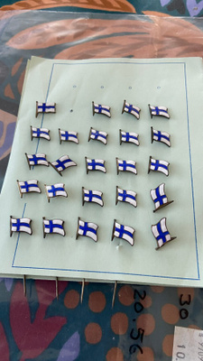 Suomenlippu pinssi