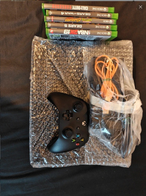 Xbox One + 5 Peliä
