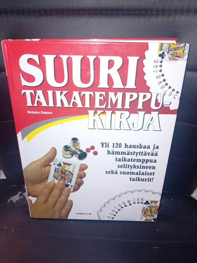 Einhorn : Suuri taikatemppukirja ( SIS POSTIKULU )