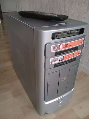 Tietokonekotelo HP + muisteja + prosessori