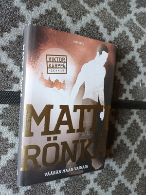 Matti Rönkkä: Väärän maan vainaja