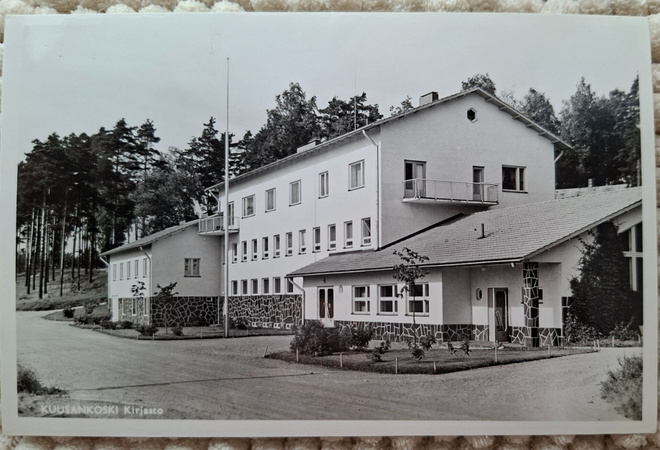 Kuusankoski 'kirjasto'