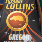 Suzanne Collins alismaan tarinat 1,2, 4 ja 5 - pikkukuva 4