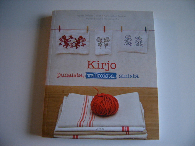 Kirjo punaista, valkoista, sinistä