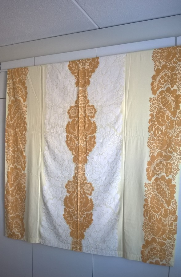 Marimekko - Ananas - pöytäliina 155x235 cm