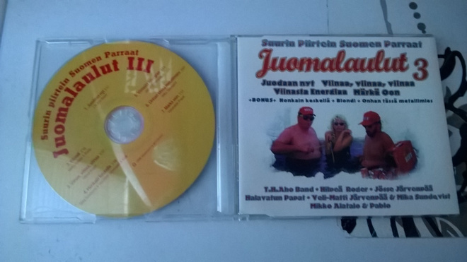 Suurin Piirtein Suomen Parraat JUOMALAULUT 3 -V/A