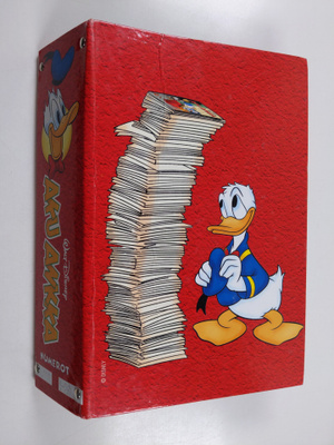 Walt Disney : Aku Ankka puolivuosikerta 2000 (nrot 1-26)
