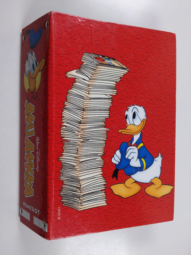 Walt Disney : Aku Ankka puolivuosikerta 2000 (nrot 1-26)