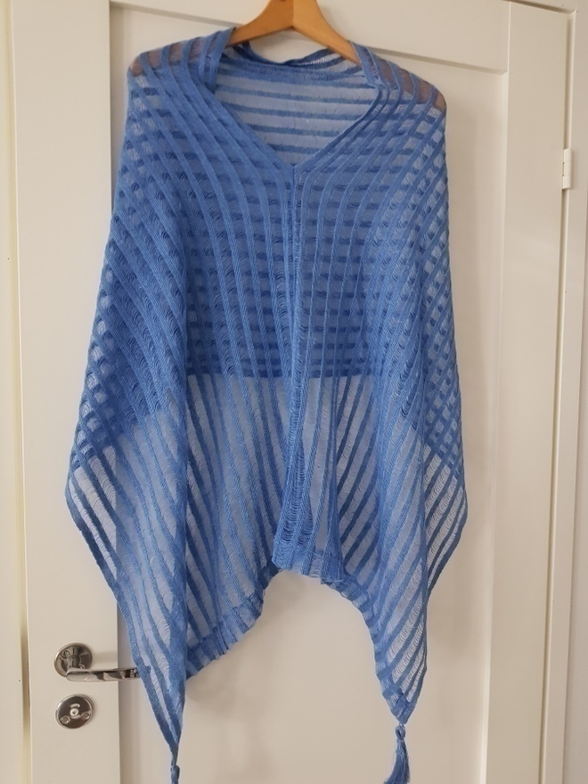 Sininen Poncho / Viitta / Hartiahuivi