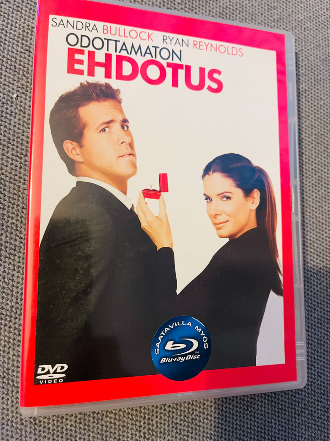 Odottamaton Ehdotus Sandra Bullock Ryan Reynolds SuomiTXT