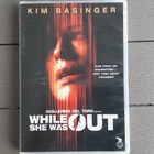 DVD: While She Was Out (Kim Basinger, Lukas Haas 2008) - pikkukuva 1