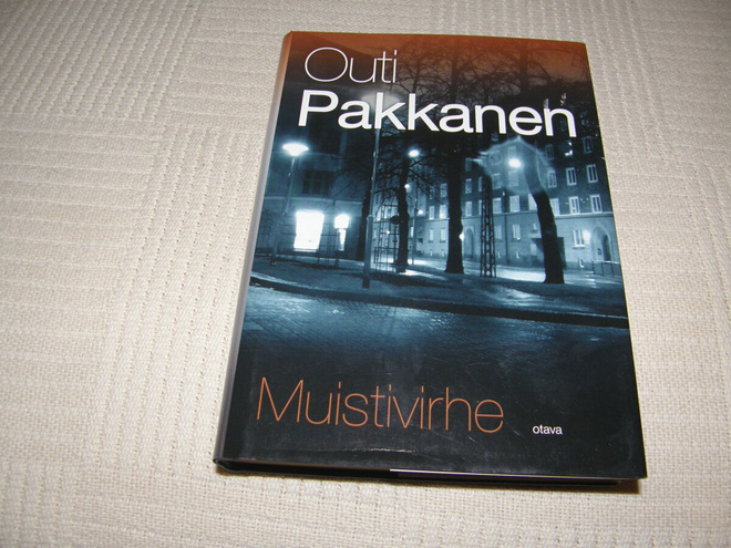 Outi Pakkanen Muistivirhe -sid