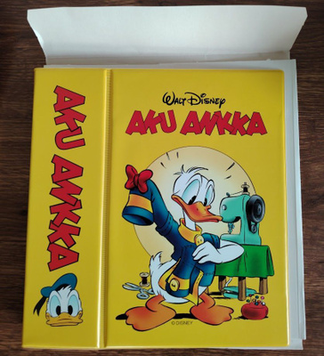 Käyttämättömät Aku Ankka kansiot (keltainen)