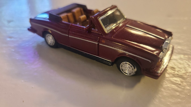 Majorette - Rolls Royce Corniche II Convertible Burgundy Car