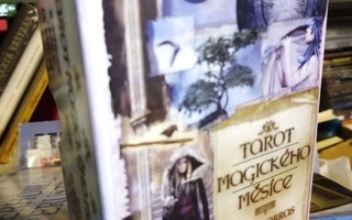 TSEKKI TAROT KORTIT (  HIENO BOXI) SIS POSTIKULU