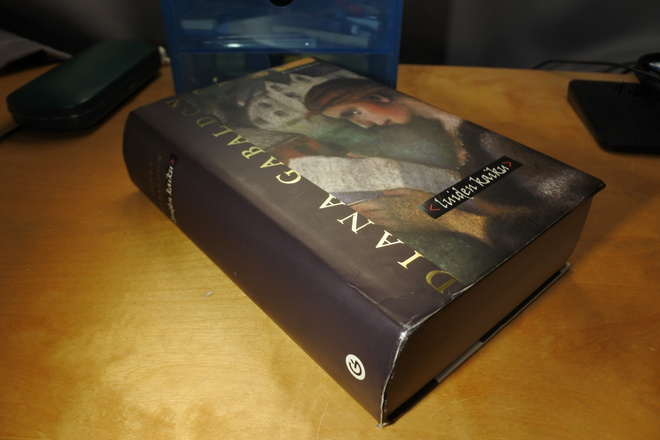 Diana Gabaldon: Luiden kaiku, sidottu, hyvä