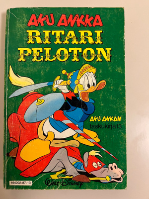 4 hienoa taskukirjaa