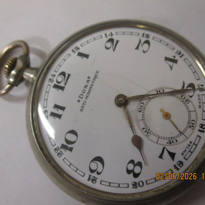 DOXA  taskukello