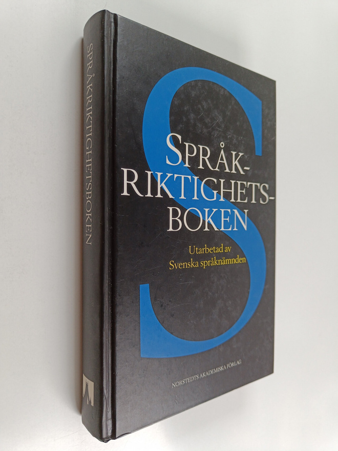 Ingmar Rudman : Språkriktighetsboken : utarbetad av svens...