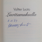 Valtter Luoto : Luottamuksella (signeerattu) - pikkukuva 3